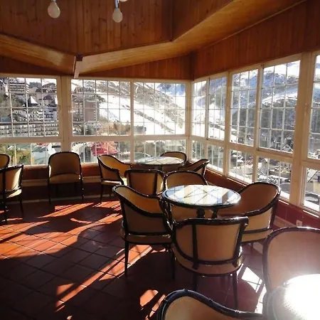 فندق Nevasur 3*
